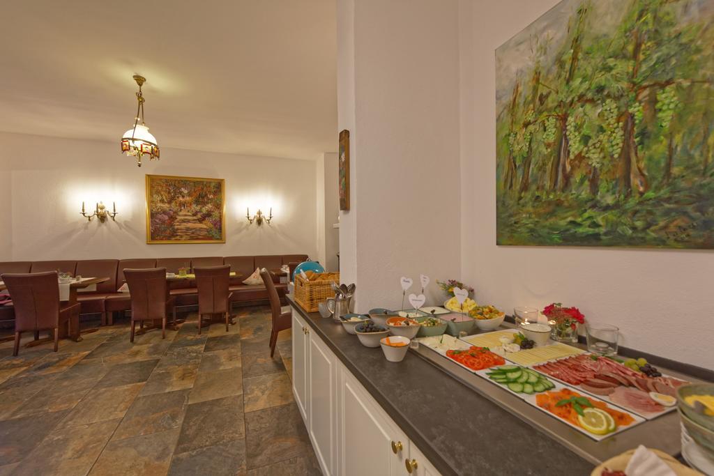 Hotel Lipmann "Am Klosterberg" Байльштайн Екстер'єр фото